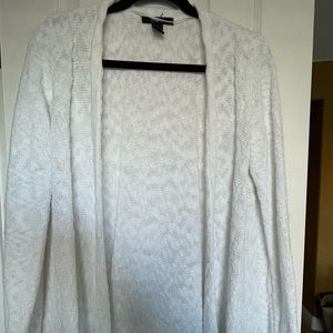 Beautiful jacket without buttons in front size small.